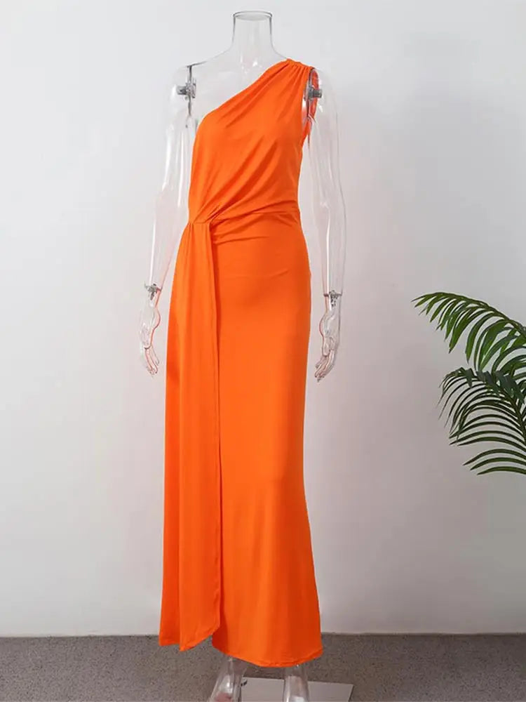 Jagoda | Elegancka sukienka z szydełkową koronką