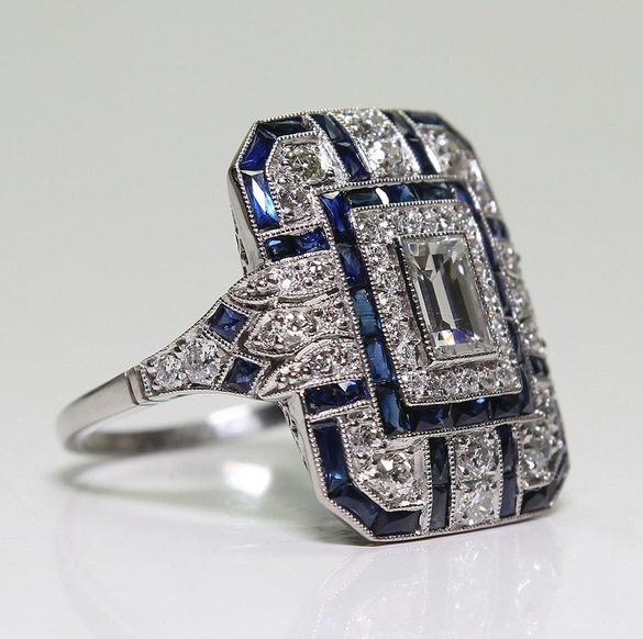 Vintage ring z błyszczącego srebra i niebieskiego cyrkonu
